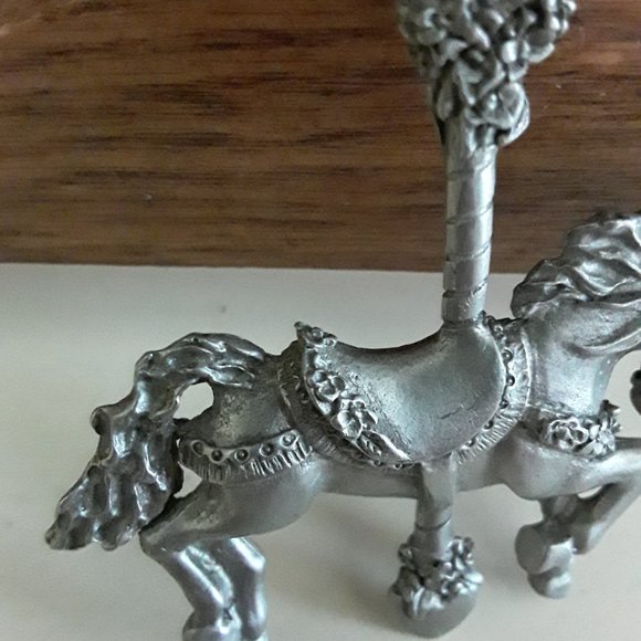 Vintage SPOON Pewter Carousel Unicorn Pin - UNISEX - Picture 3 of 4